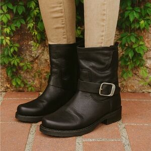 FRYE Veronica Black Leather Moto Booties, 5.5